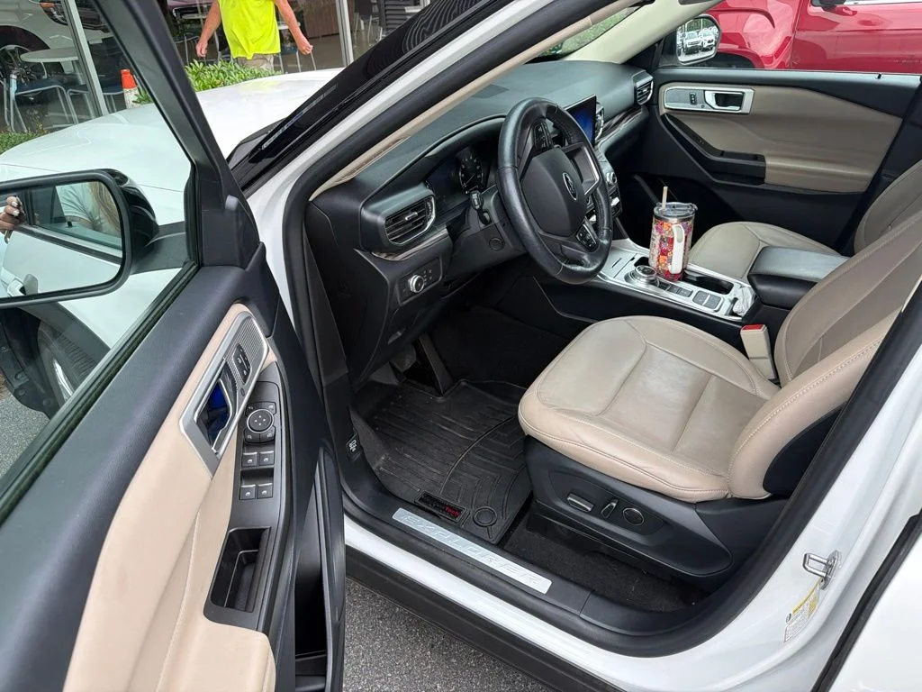 Used 2020 White Ford Limited image 14