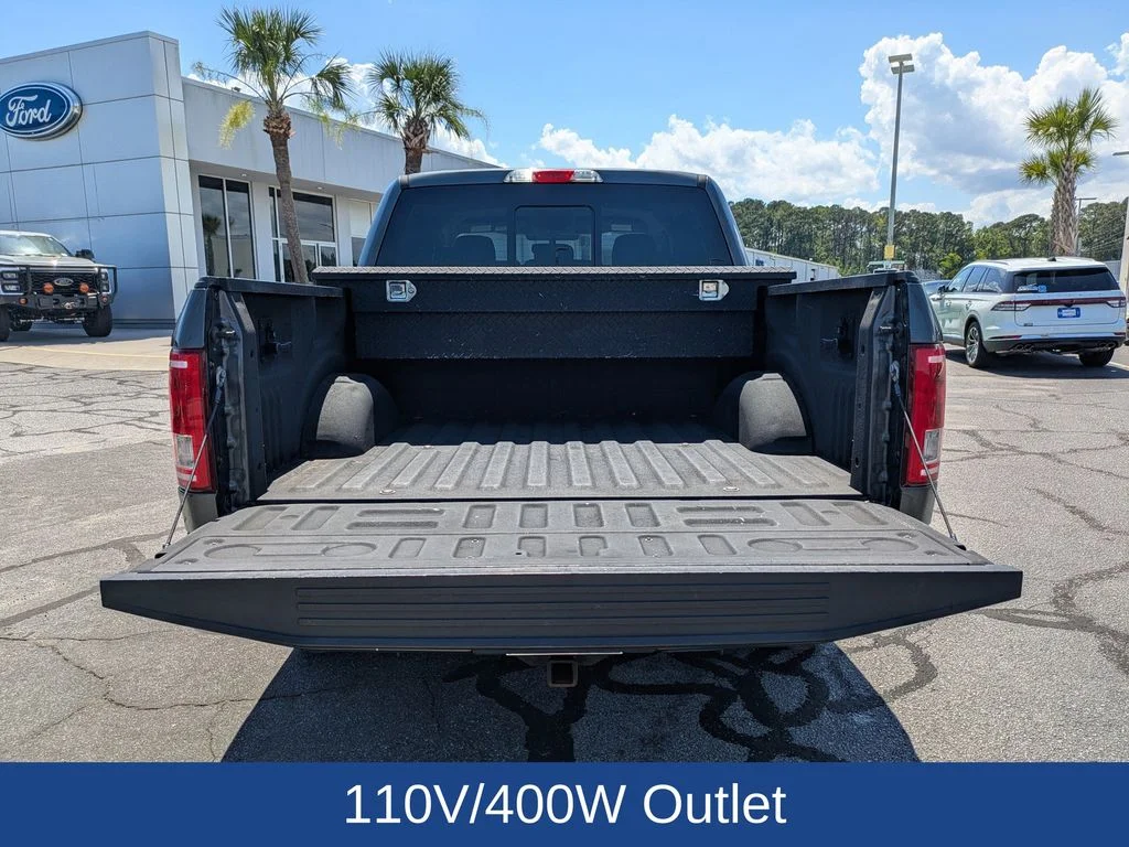 Used 2016 Magnetic Metallic Ford XLT image 13