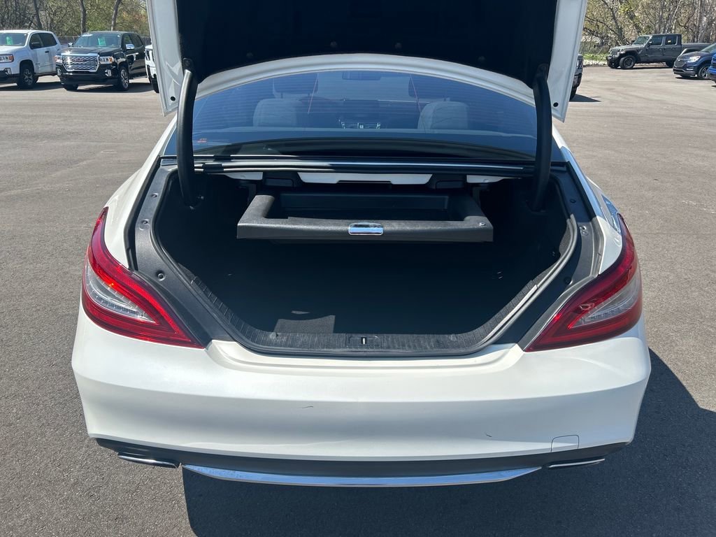 Used 2016 White Mercedes-Benz 4MATIC® image 14