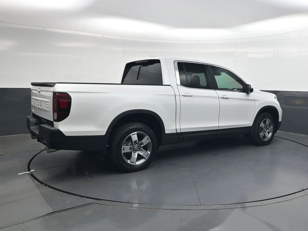 New 2026 Platinum White Pearl Honda RTL image 4
