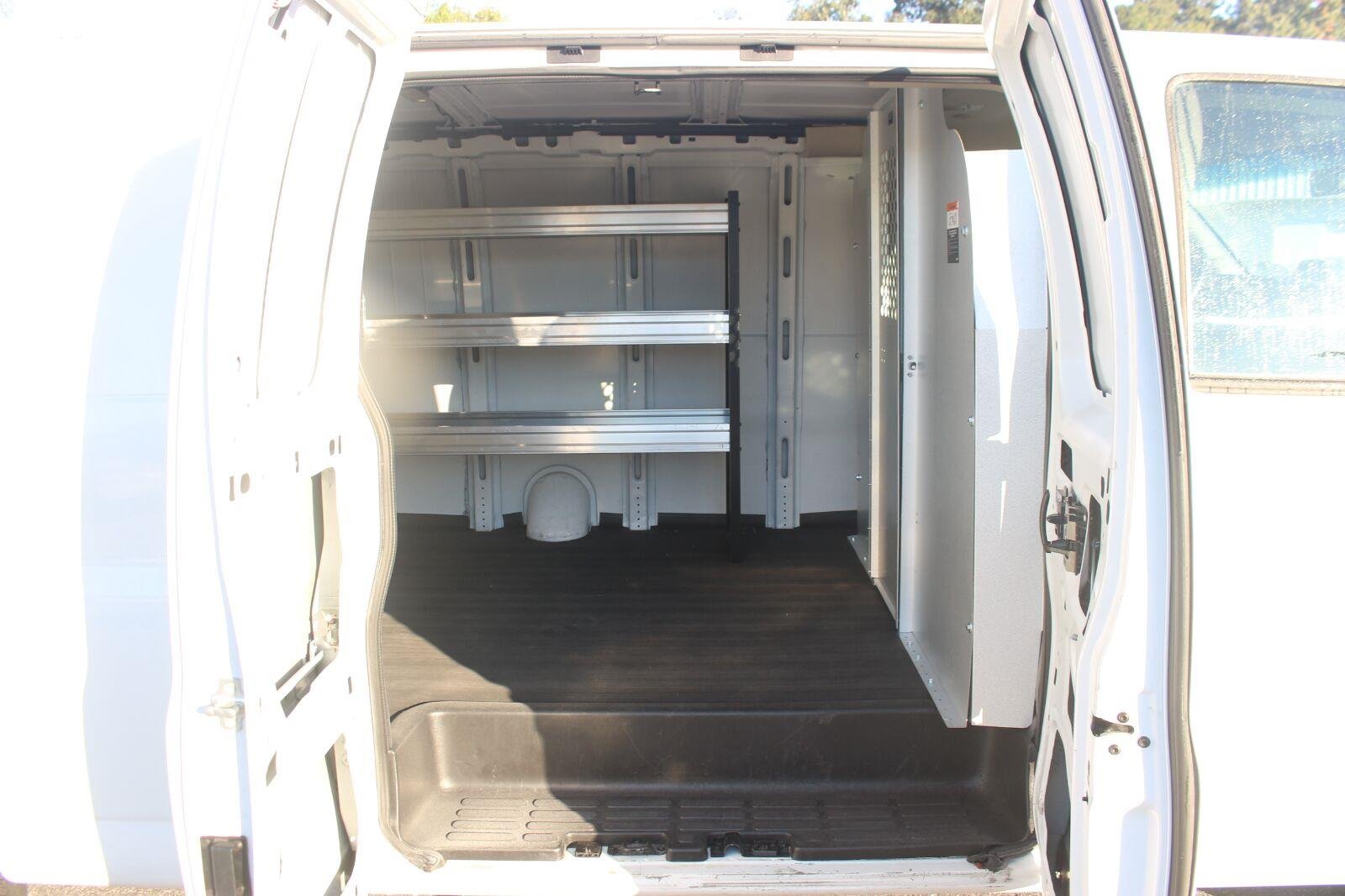 Used 2021 SUMMIT WHITE Chevrolet RWD 2500 155" image 10