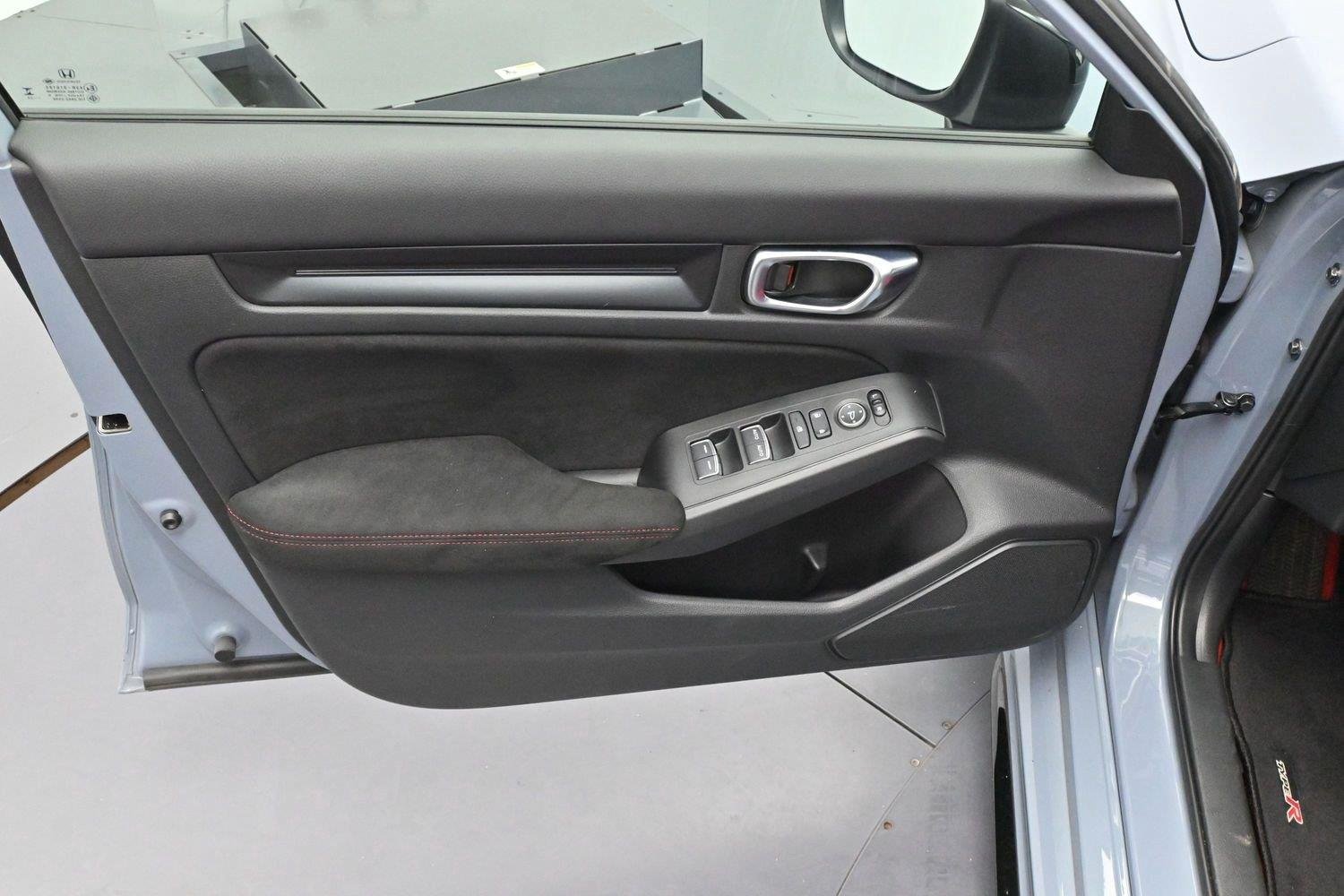 Used 2024 Sonic Gray Pearl Honda Type R image 9