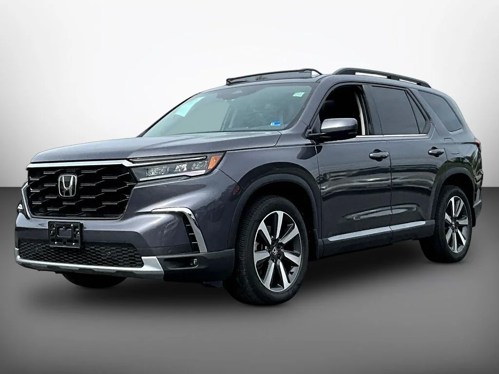 Used 2023 Modern Steel Metallic Honda Touring image 3