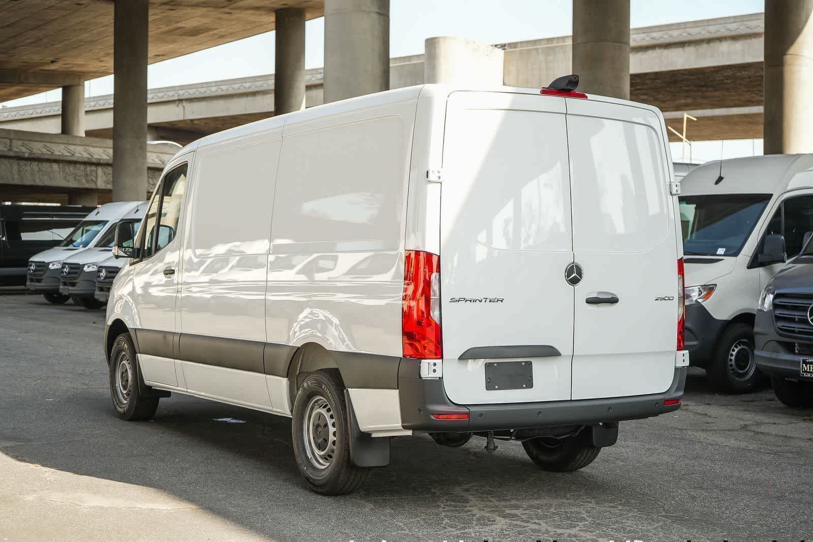 New 2026 Arctic White Mercedes-Benz Cargo 144WB Std Roof RWD 2.0L I4 Diesel Turbo SO image 8