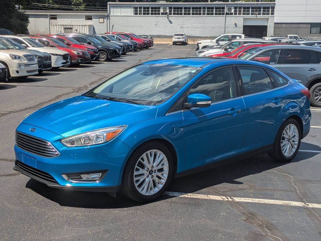 Used 2017 Blue Ford Titanium image 5