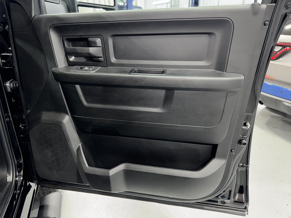 2025 RAM 2500 Tradesman - Photo 16