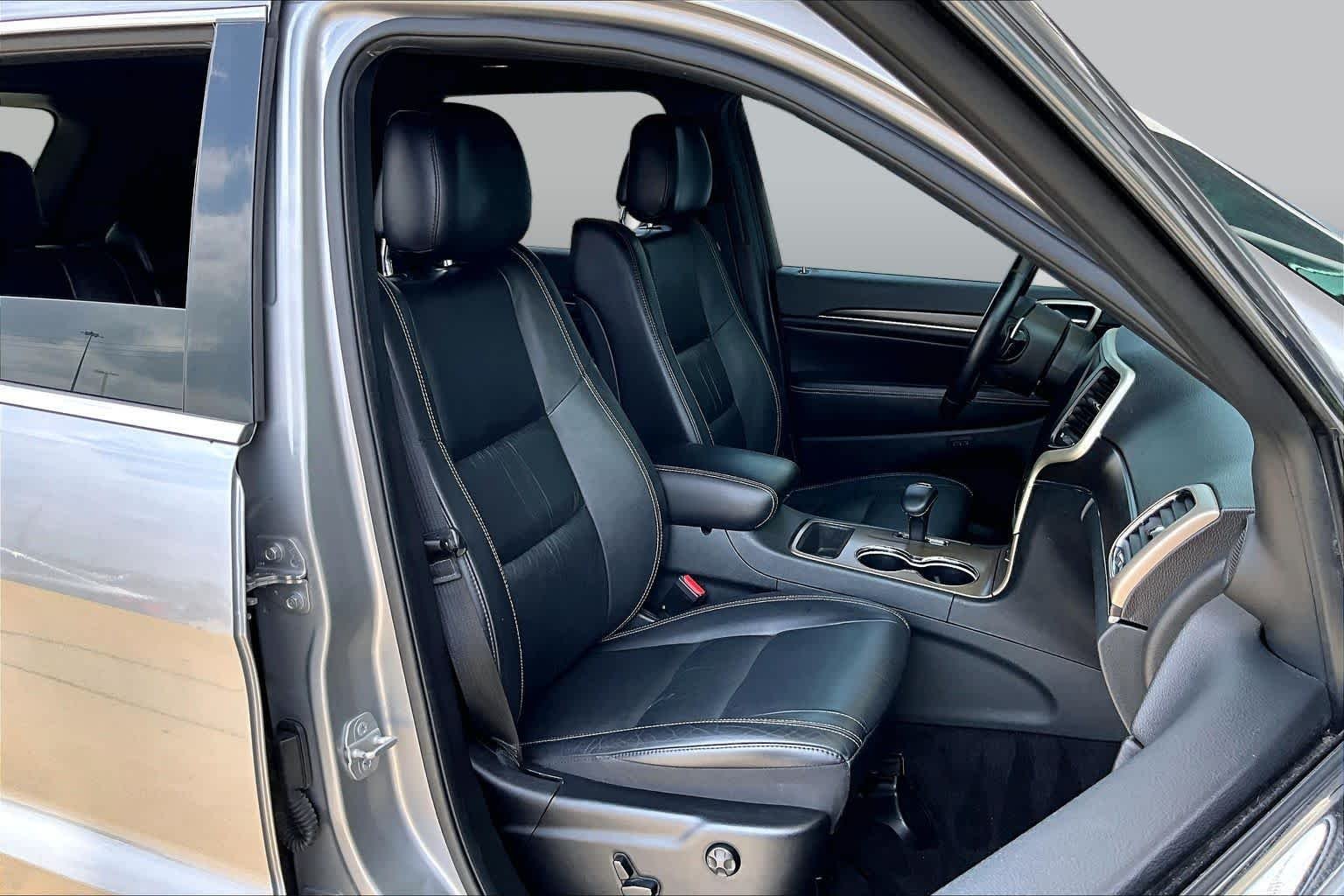 Used 2014 Billet Silver Metallic Clearcoat Jeep Limited image 8