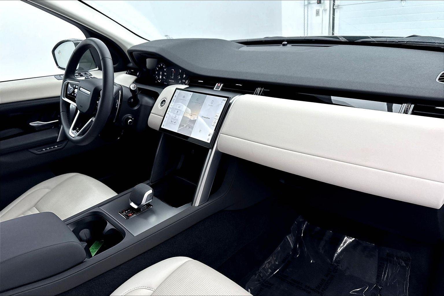 Used 2025 Fuji White Land Rover S image 29