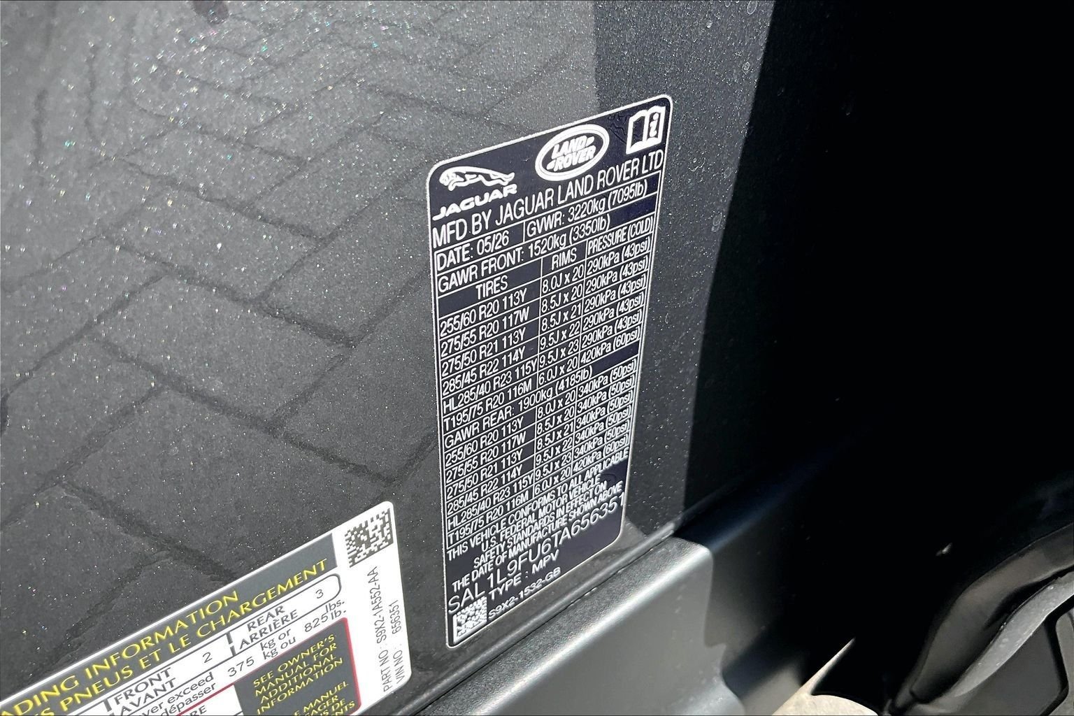 New 2026 Carpathian Grey Land Rover Dynamic SE image 13