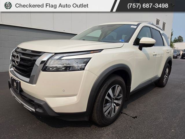 2024 Nissan Pathfinder SL