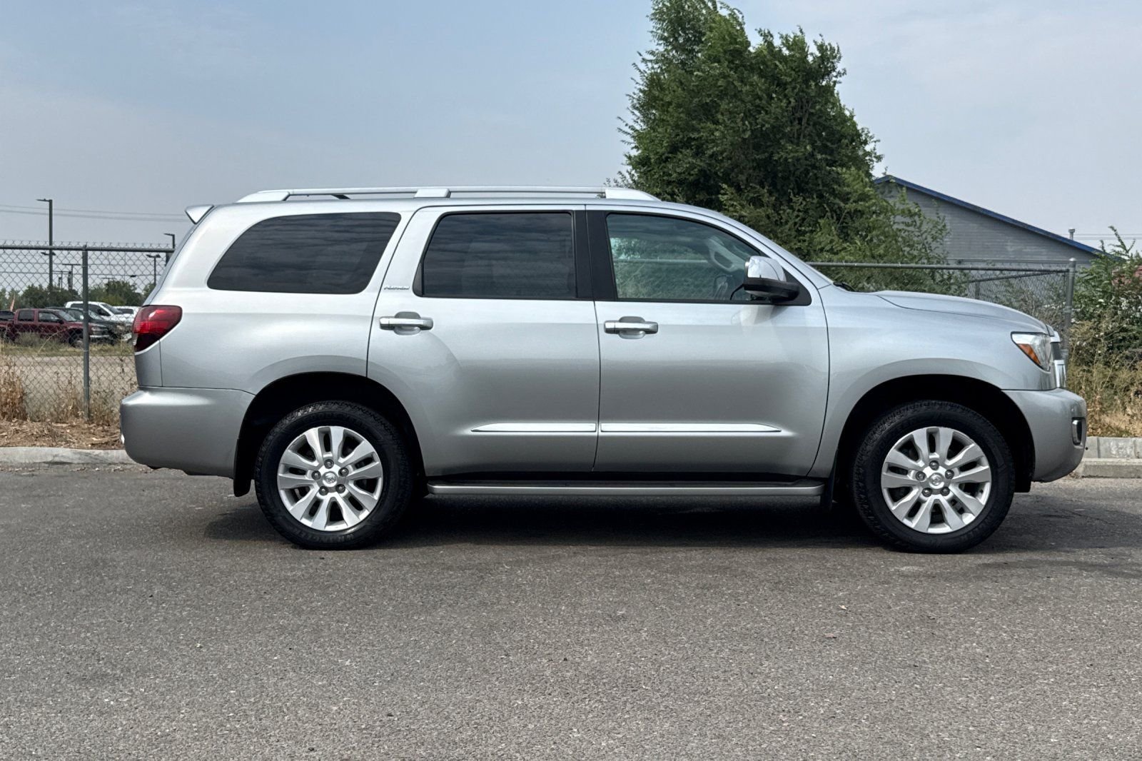 Used 2021  Toyota Platinum image 2