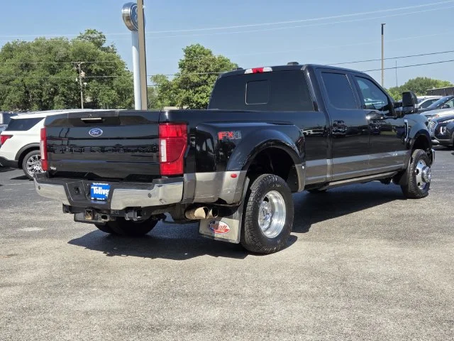 Used 2022  Ford Lariat image 7