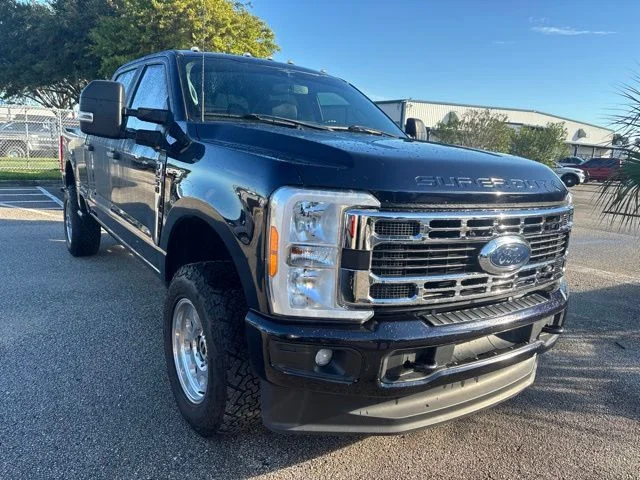 Used 2023 Blue Ford XLT image 3