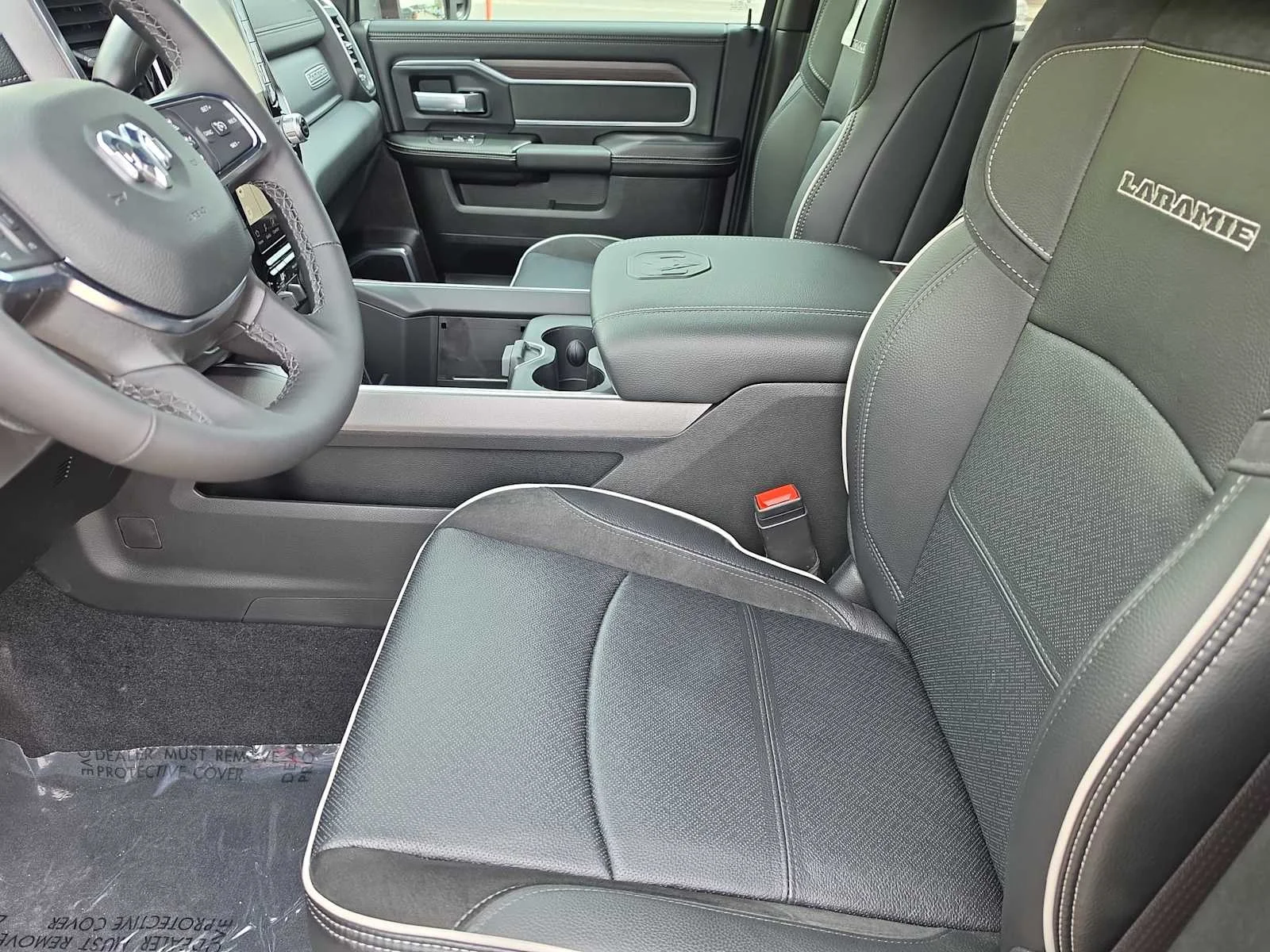 2026 RAM 3500 Laramie - Photo 15