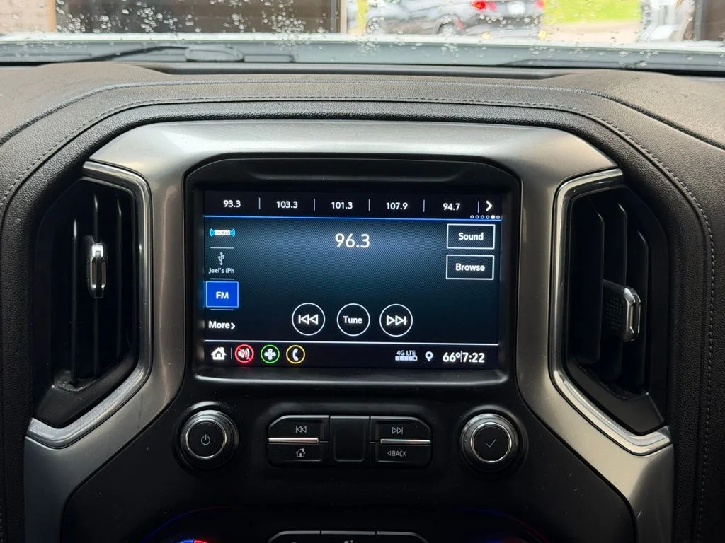 Used 2022 White Chevrolet LT image 12