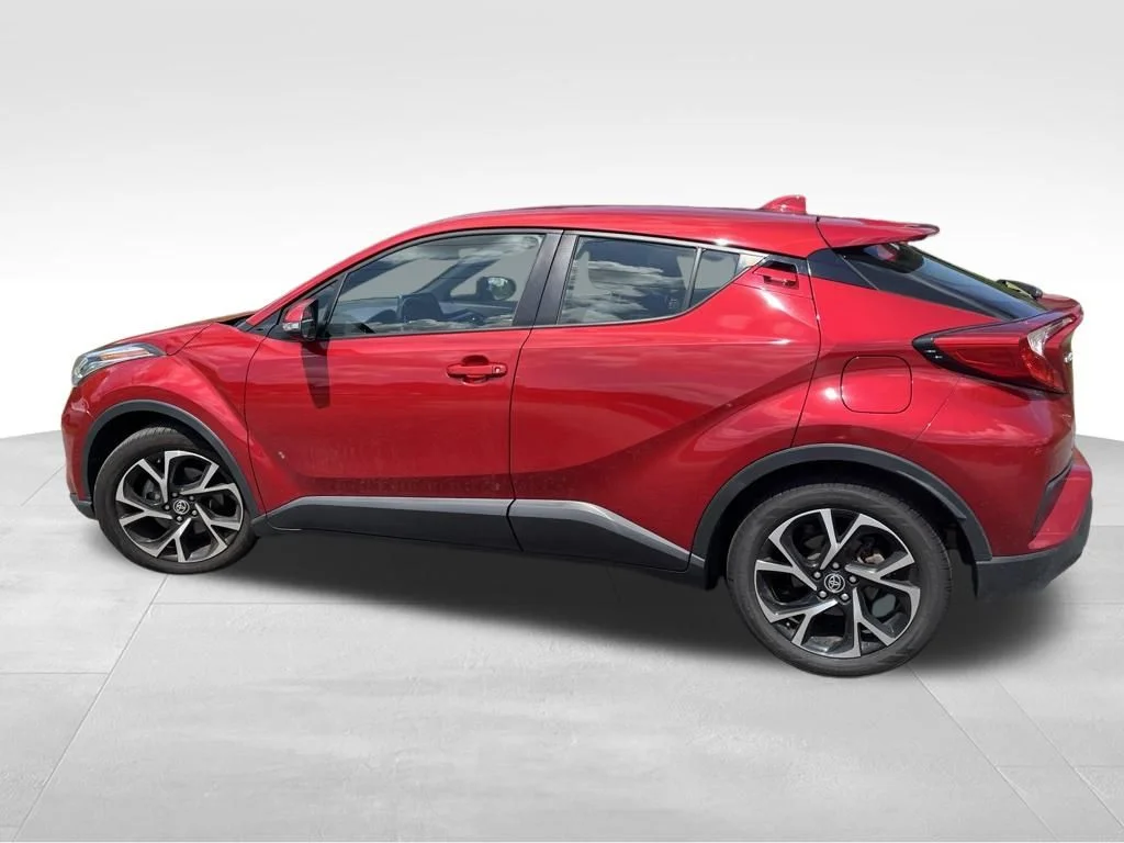 Used 2021 Red Toyota XLE image 5