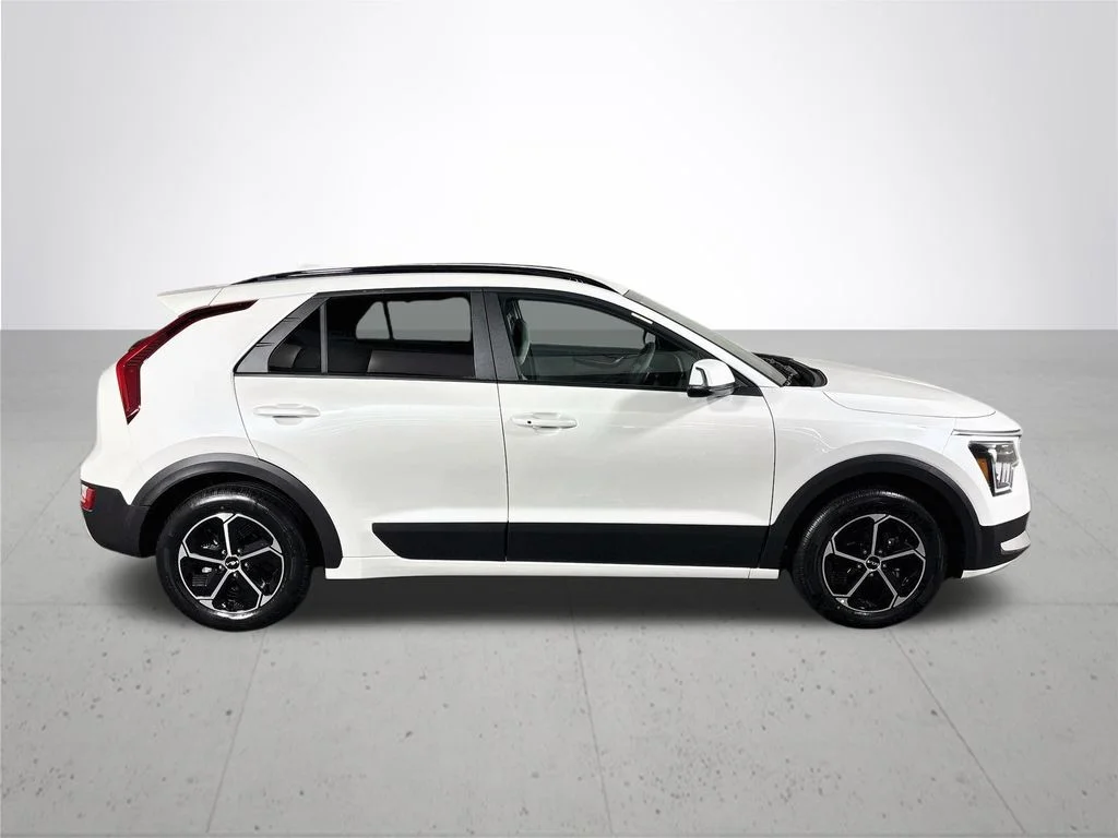 New 2026 Snow White Pearl Kia EX image 5