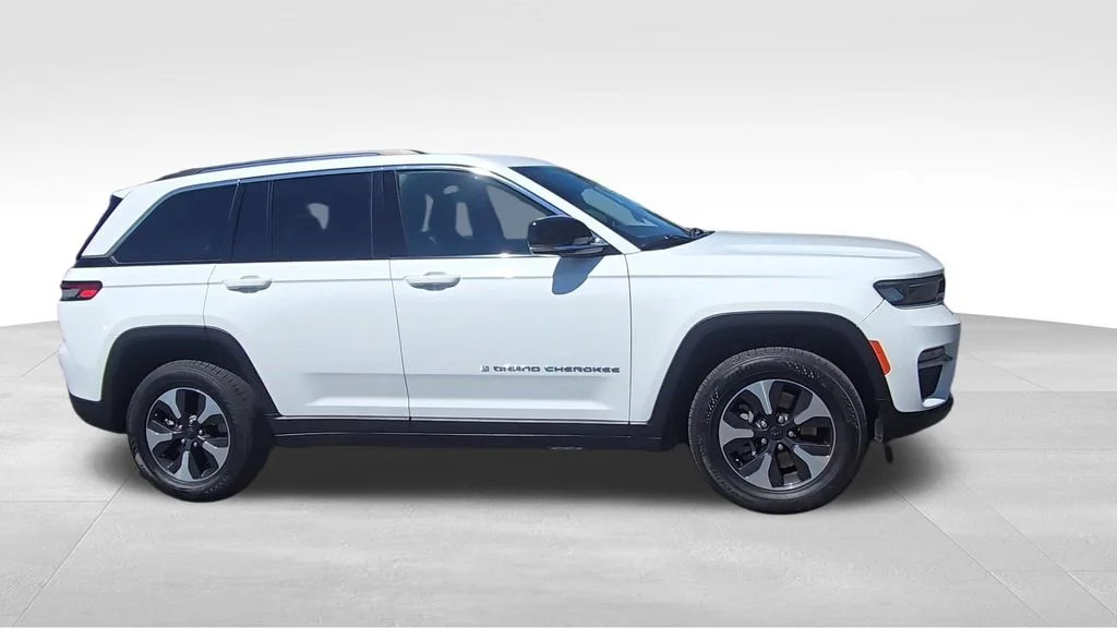 Used 2024 Bright White Clearcoat Jeep 4xe image 9