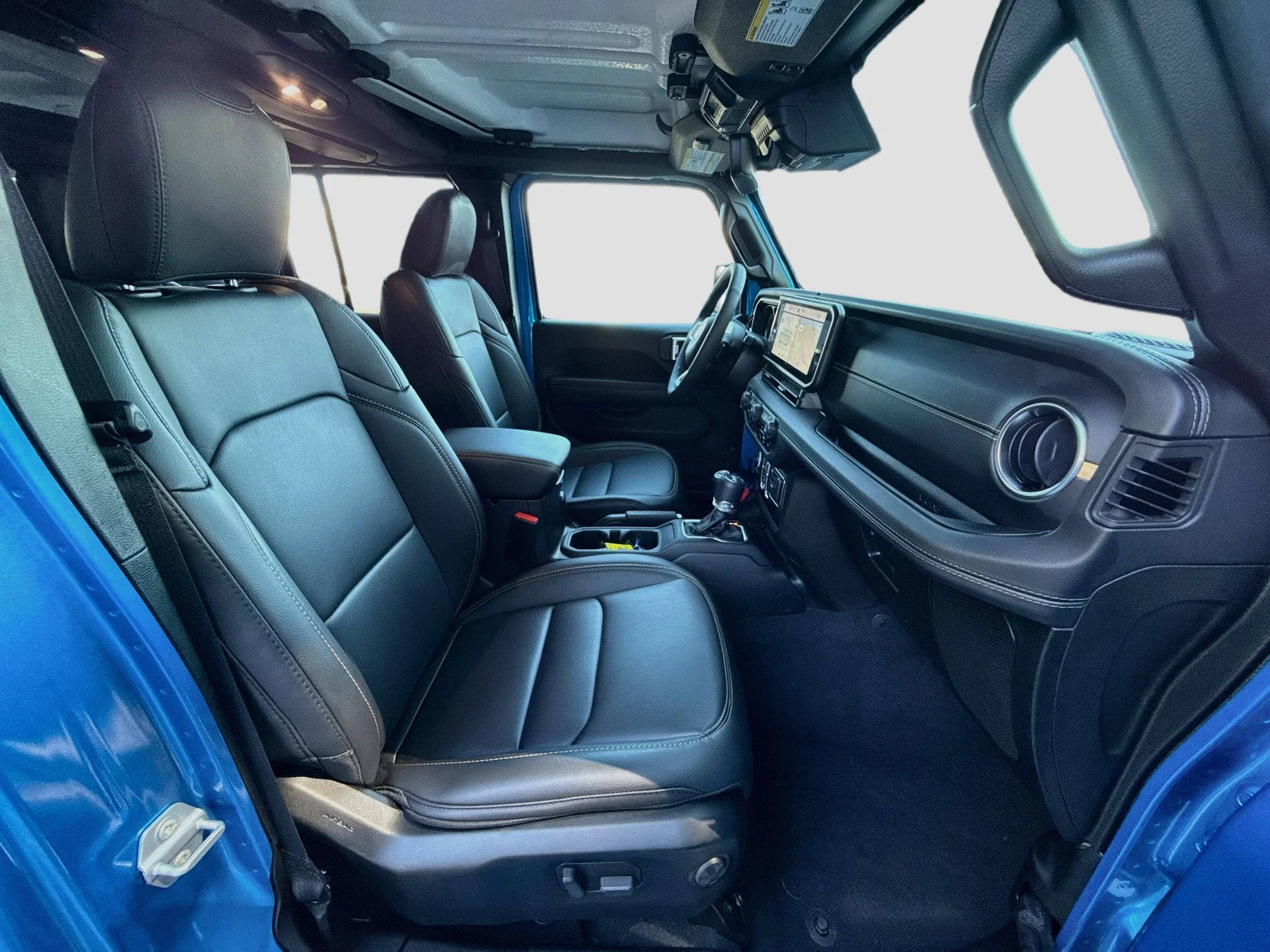 Certified Used 2025 Hydro Blue Pearlcoat Jeep Sahara image 29