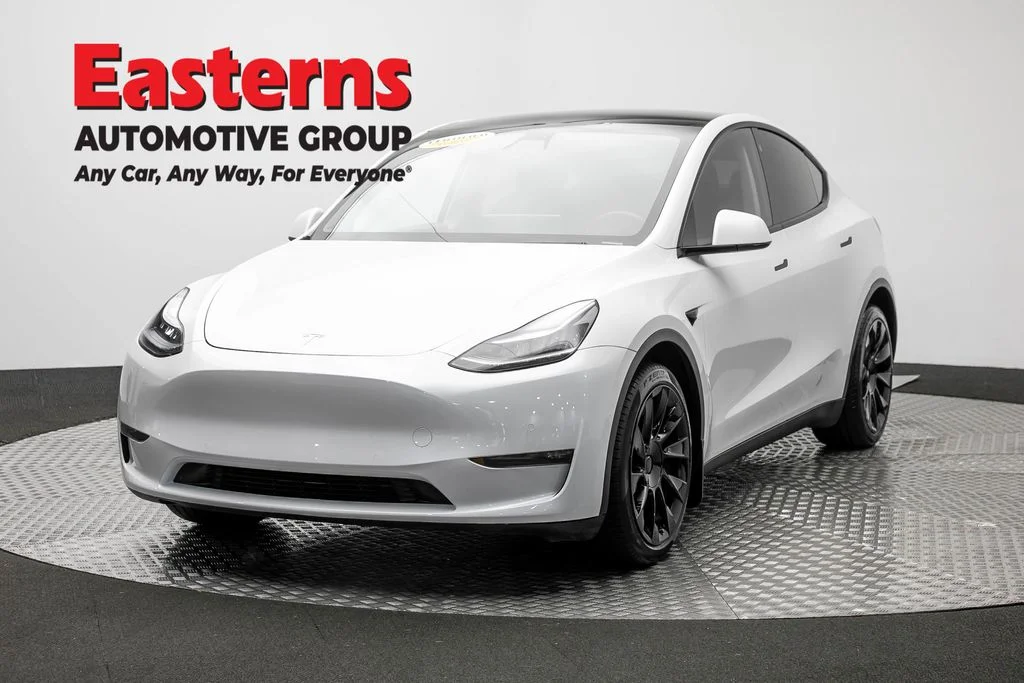 Used 2021 White Tesla Long Range image 1