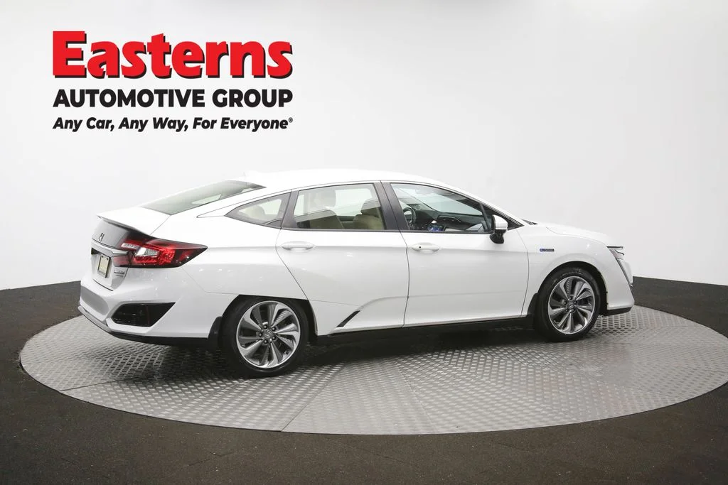 Used 2018 White Honda Touring image 41