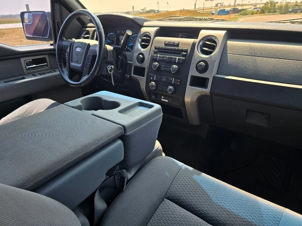 Used 2011 Tuxedo Black Metallic Ford XLT image 28
