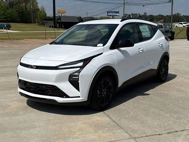 New 2027 Summit White Chevrolet RS image 3