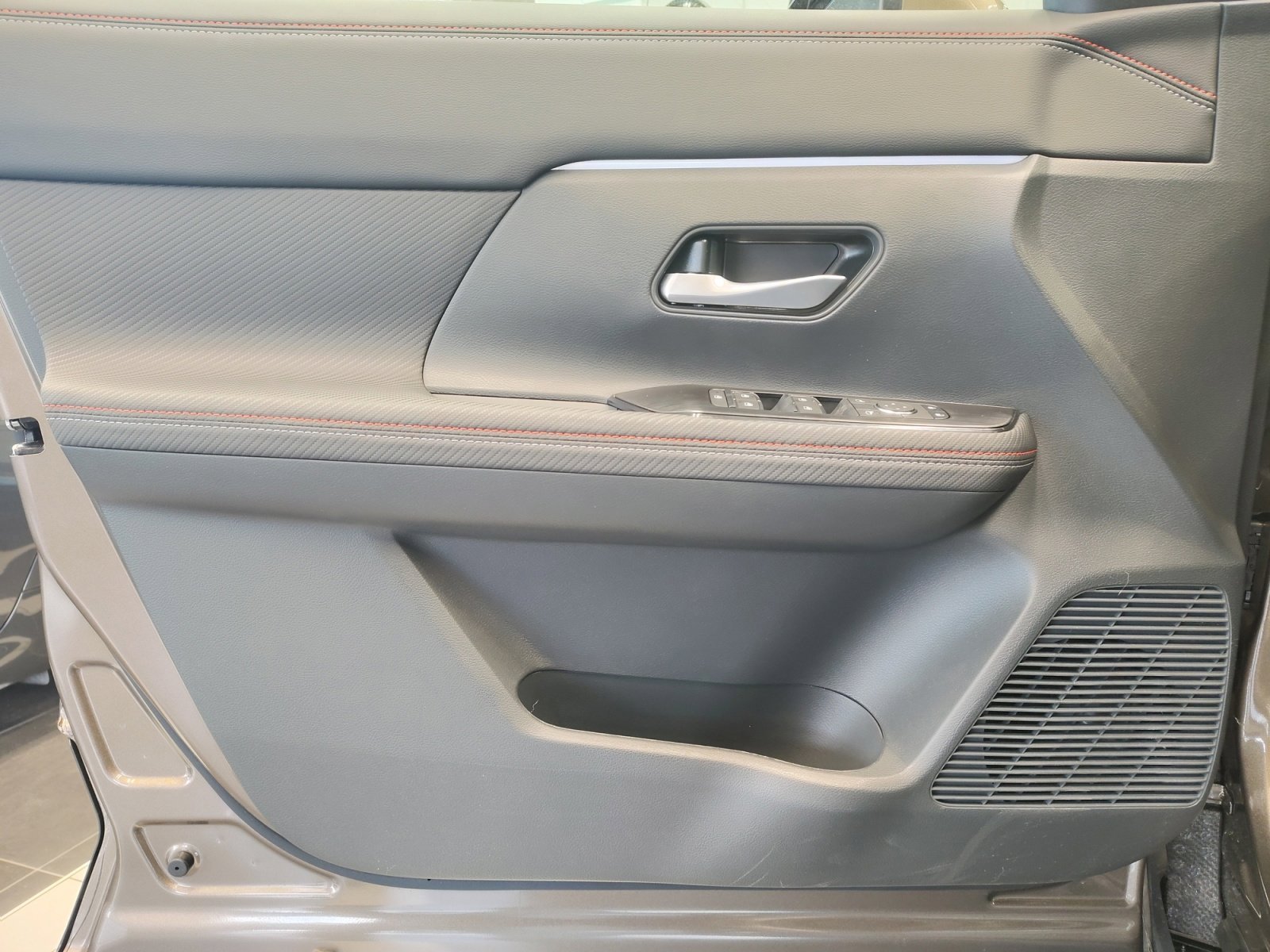 2026 Nissan KICKS SR - Photo 24