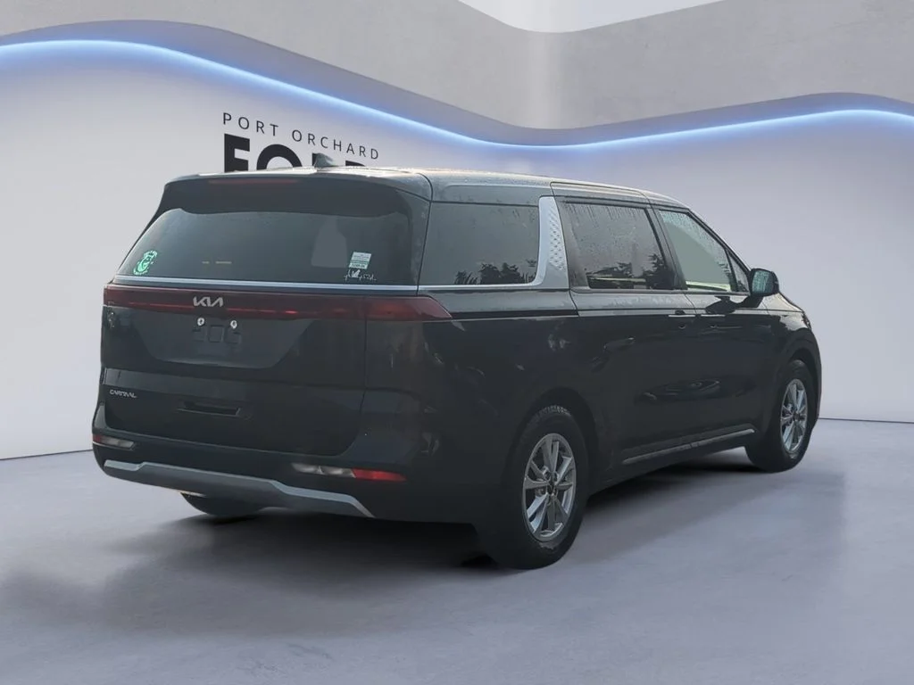 Used 2024 Gray Kia LX image 7