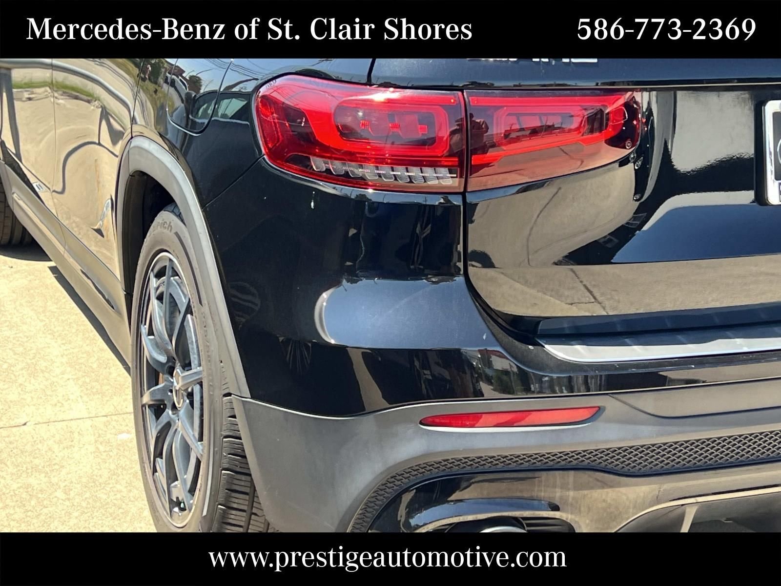 Used 2021  Mercedes-Benz GLB 35 AMG® image 6