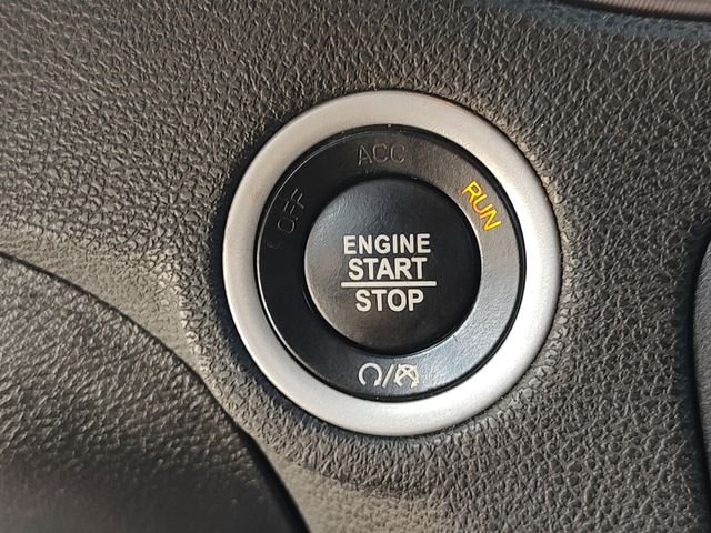 Used 2023 Green Dodge SXT image 18