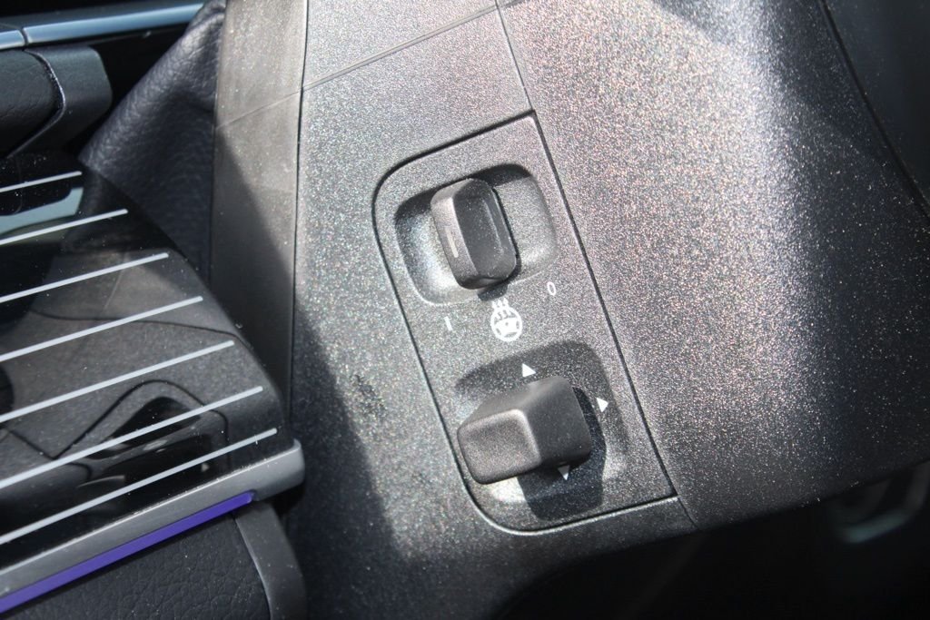 Certified Used 2025  Mercedes-Benz GLS 580 image 16