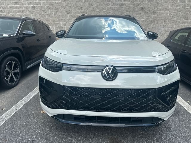 New 2026 Beige Volkswagen 2.0T SE R-Line Black image 2