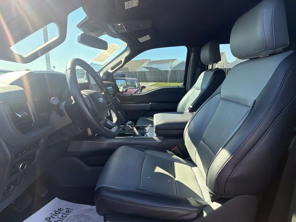 Used 2023 Red Metallic Ford Lariat image 32