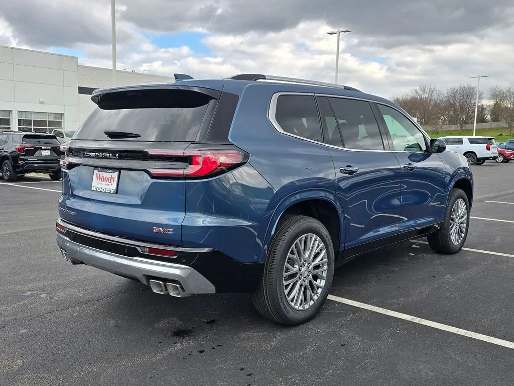 2026 GMC Acadia Denali - Photo 9