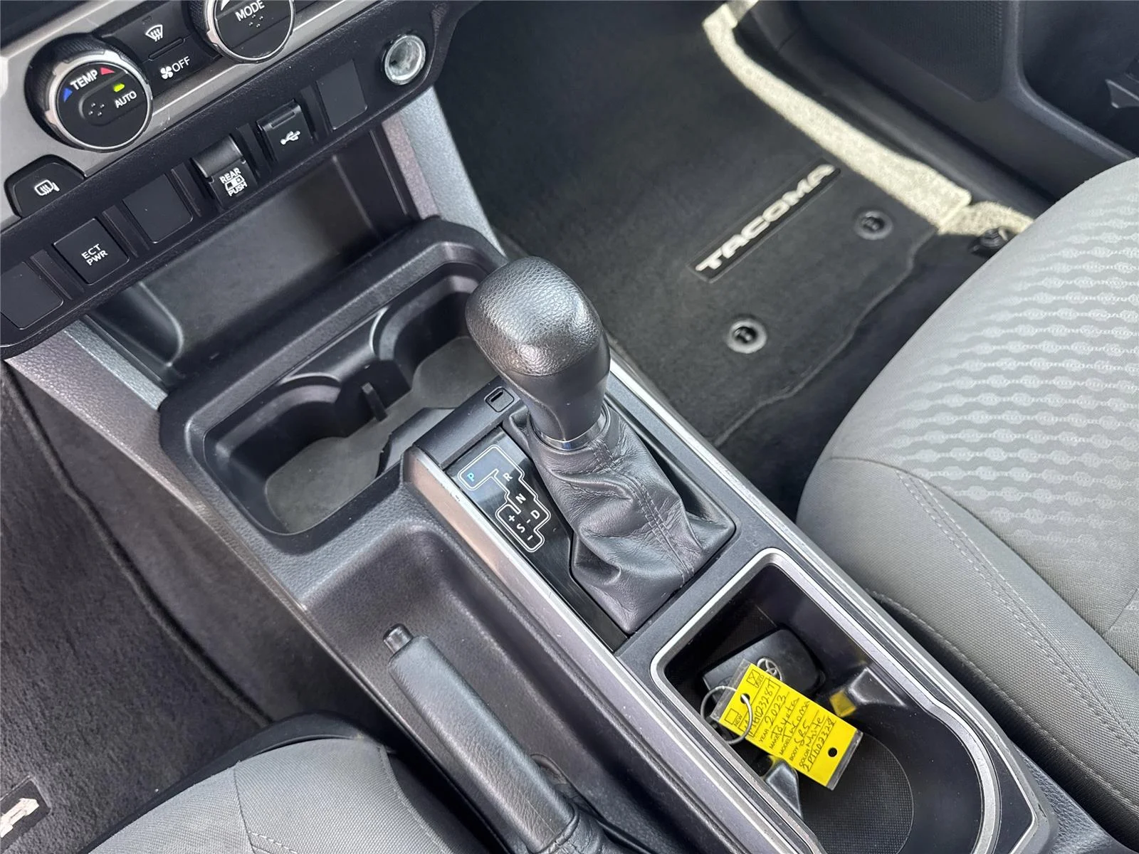 Used 2023 Ice Cap Toyota SR5 V6 image 27