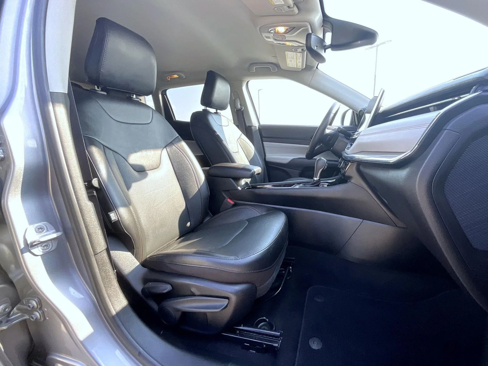 Used 2022 Silver Jeep Limited image 16