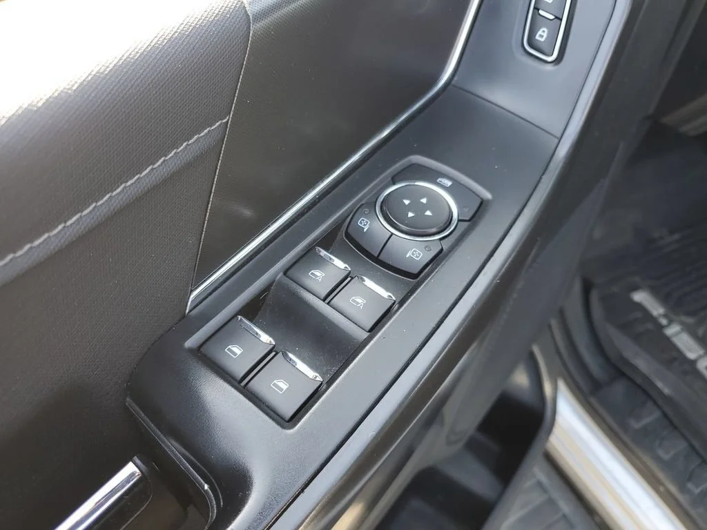 Used 2024 Silver Ford XLT image 29