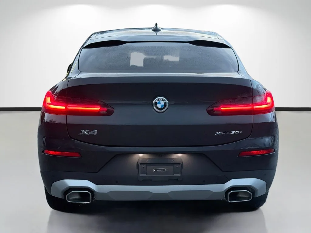 Used 2025 Gray BMW xDrive30i image 4