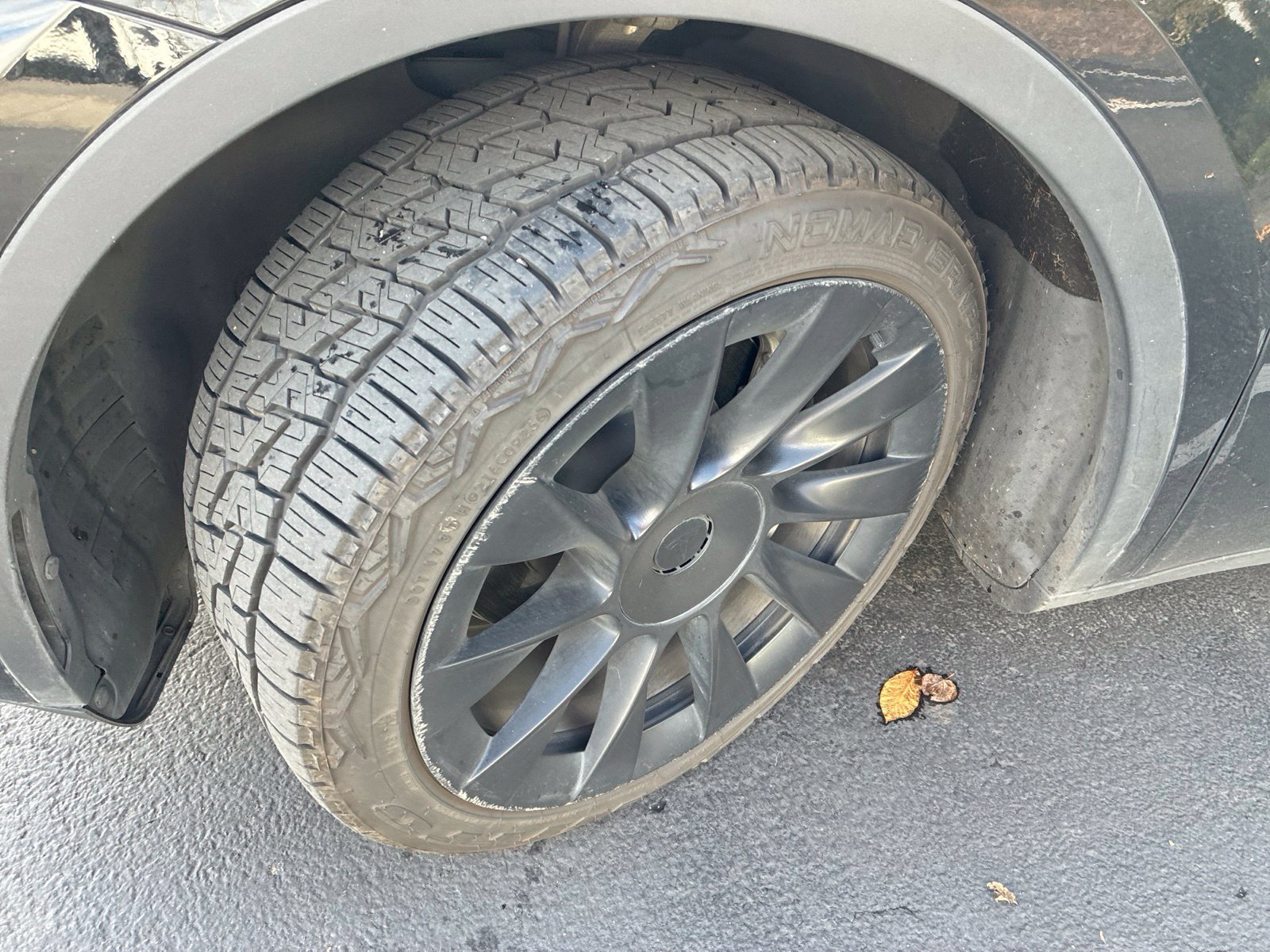 Used 2022 Black Tesla Long Range image 5