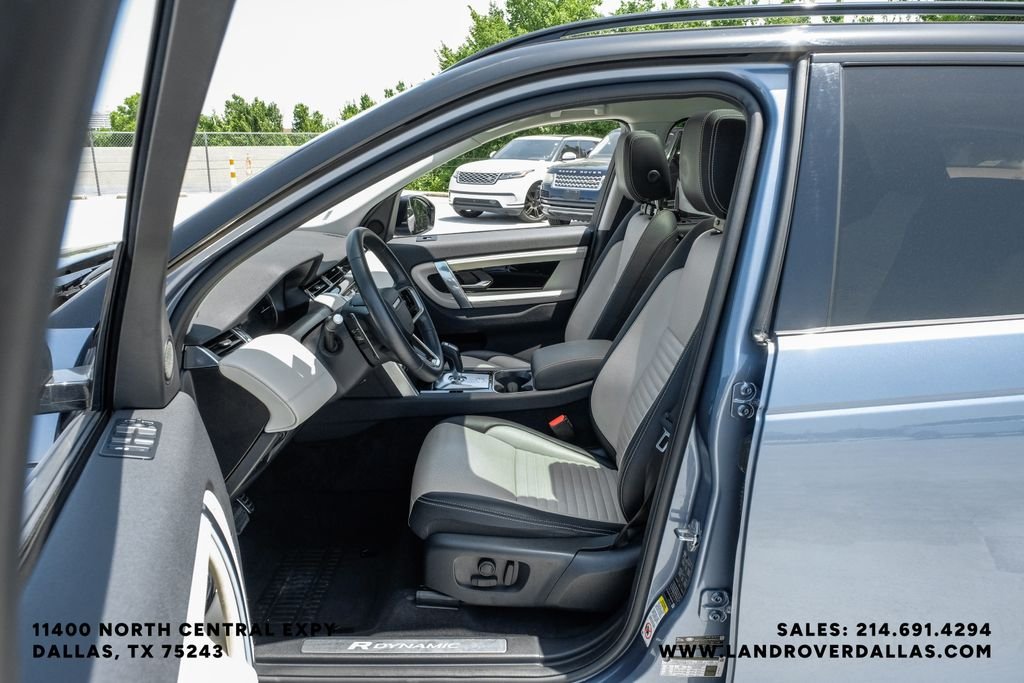 Certified Used 2023 Byron Blue Metallic Land Rover SE R-Dynamic image 32