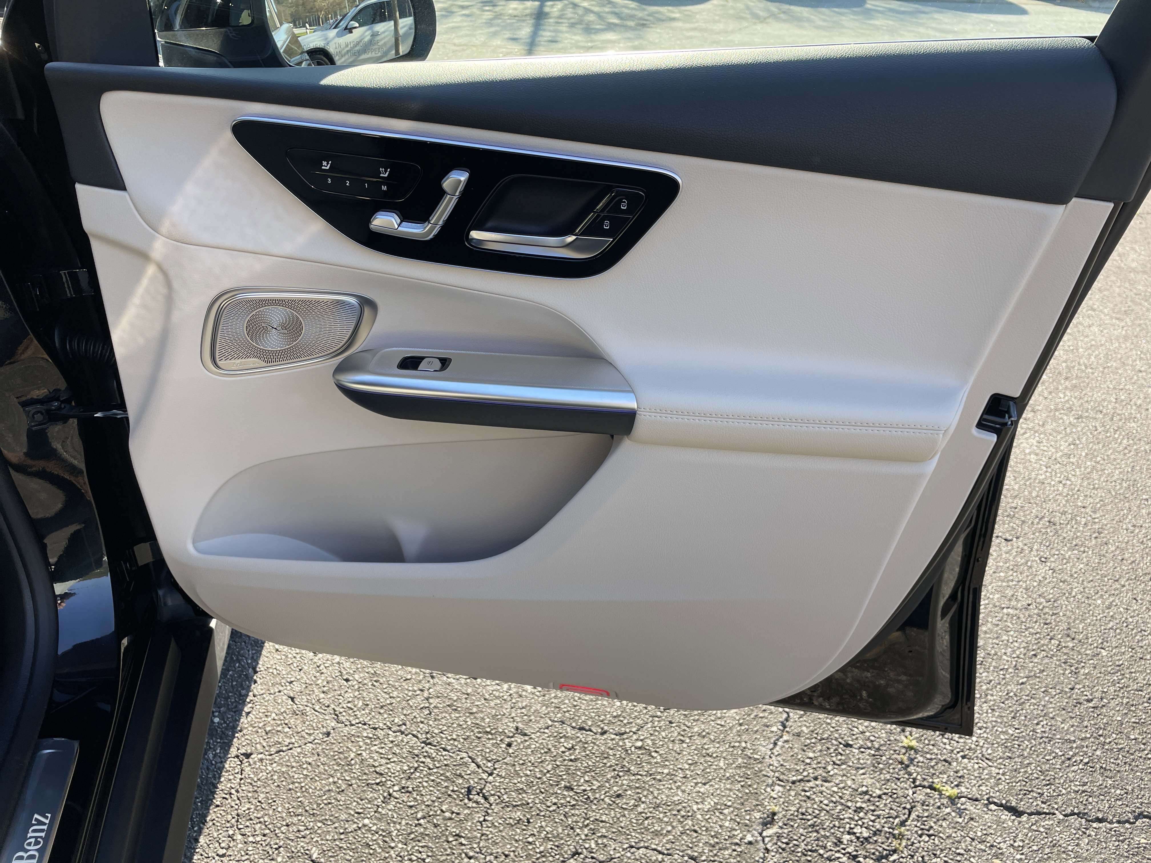 New 2026 Obsidian Black Metallic Mercedes-Benz GLC 300 4MATIC® SUV image 41