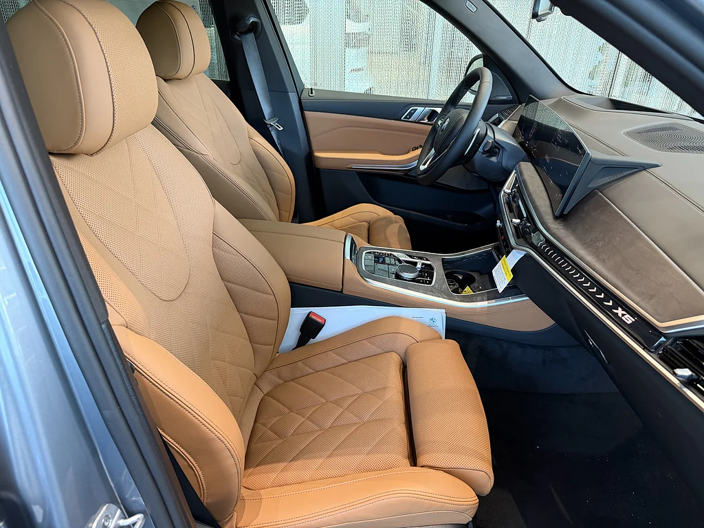 New 2026 Skyscraper Grey Metallic BMW xDrive40i image 14