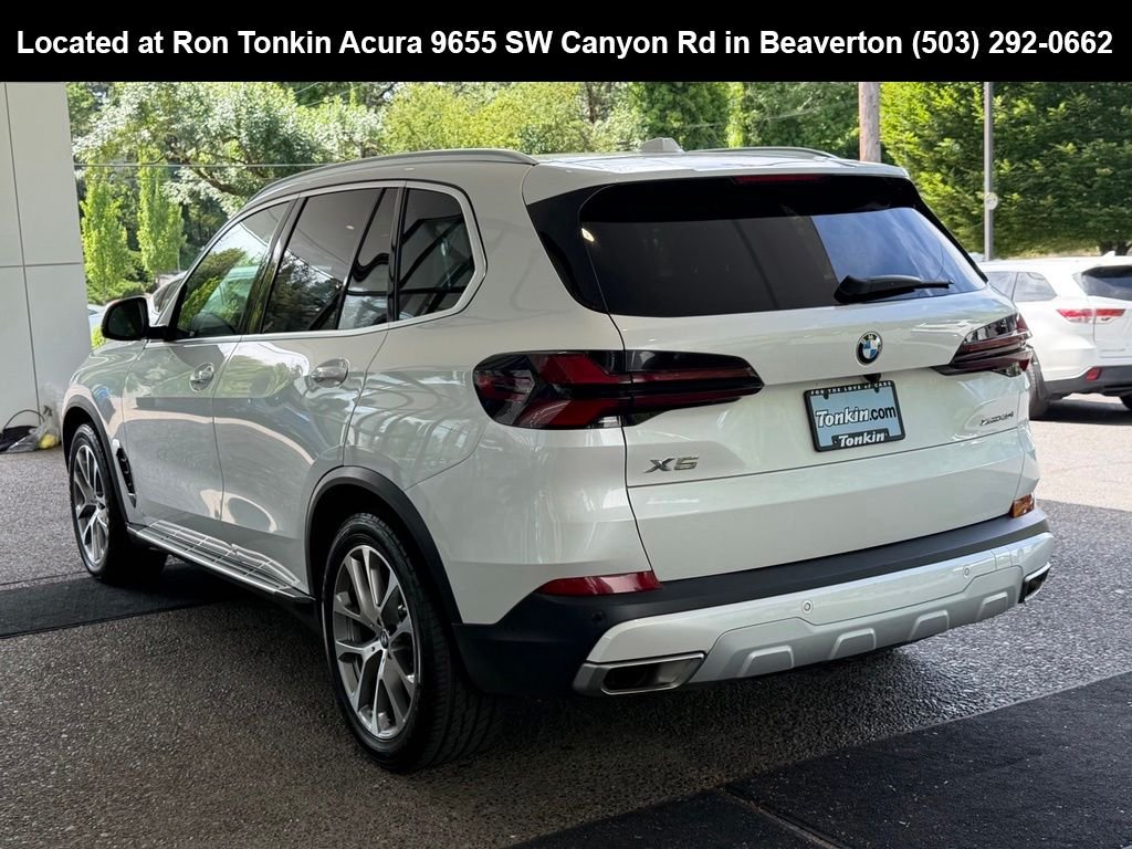 Used 2024 Alpine White BMW xDrive40i image 5