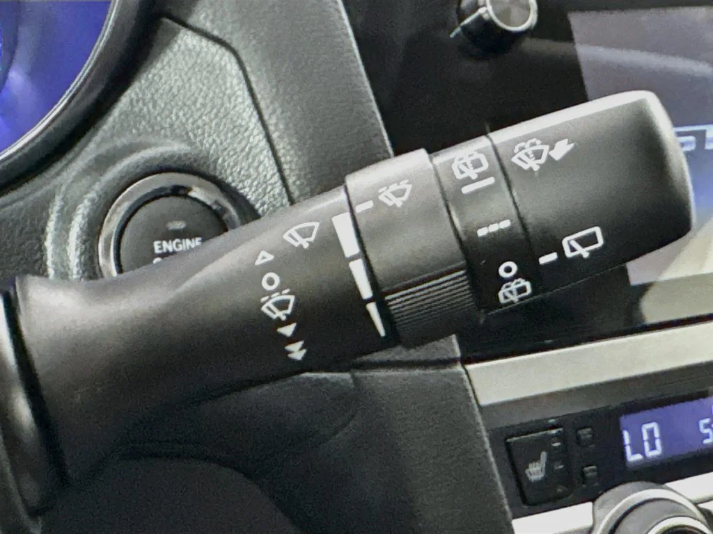 Used 2016 Silver Subaru 2.5i image 13