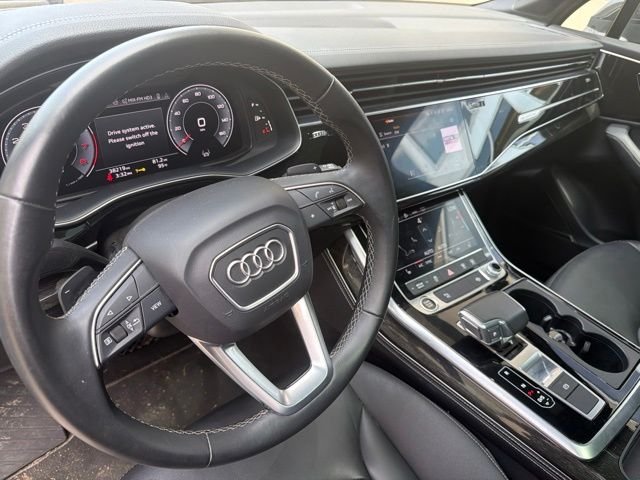 Used 2025 Mythos Black Metallic Audi 55 Premium Plus image 10