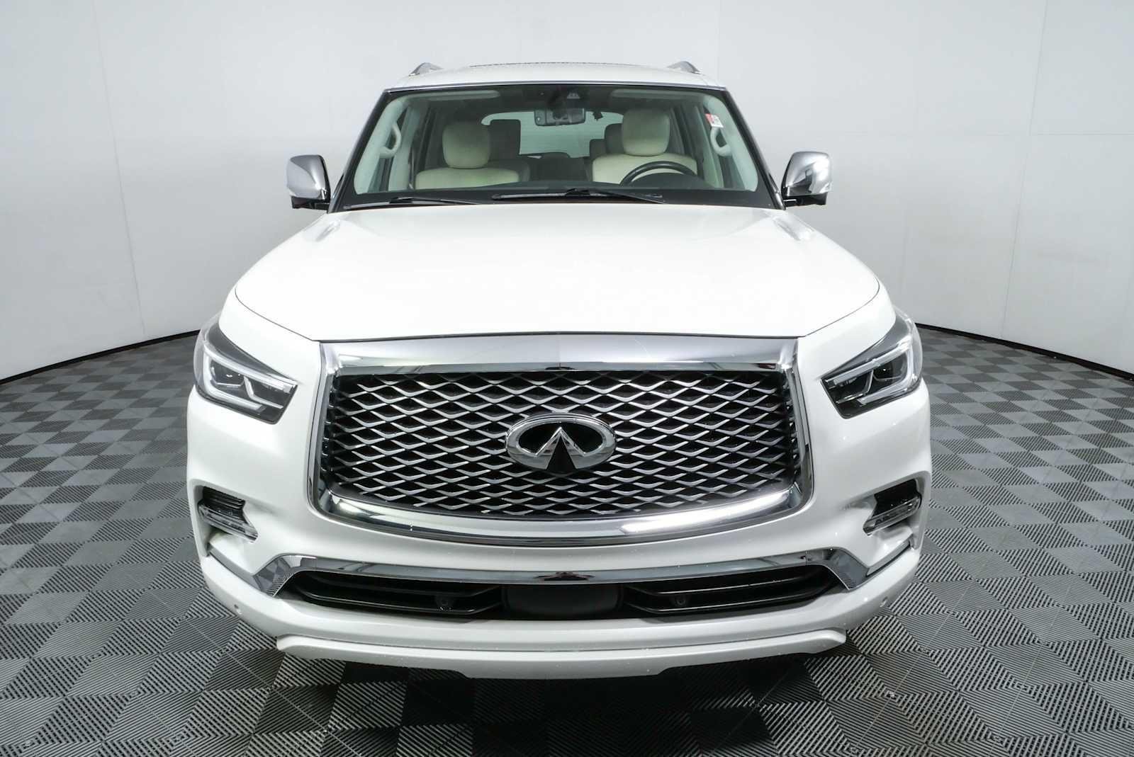 Used 2020 Moonstone White INFINITI LUXE image 28