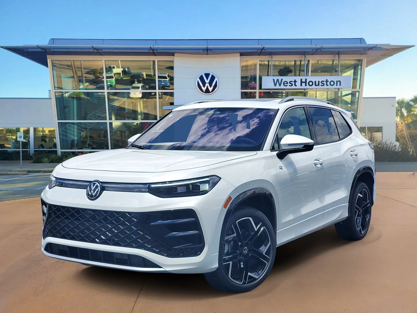 2026 Volkswagen Tiguan 2.0T SEL R-Line Turbo 4Motion's photo