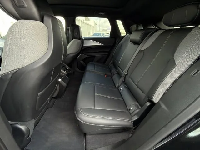2024 Cadillac LYRIQ Tech - Photo 27