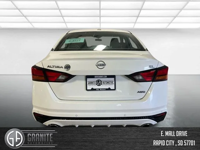 New 2025 White Nissan 2.5 SL image 7